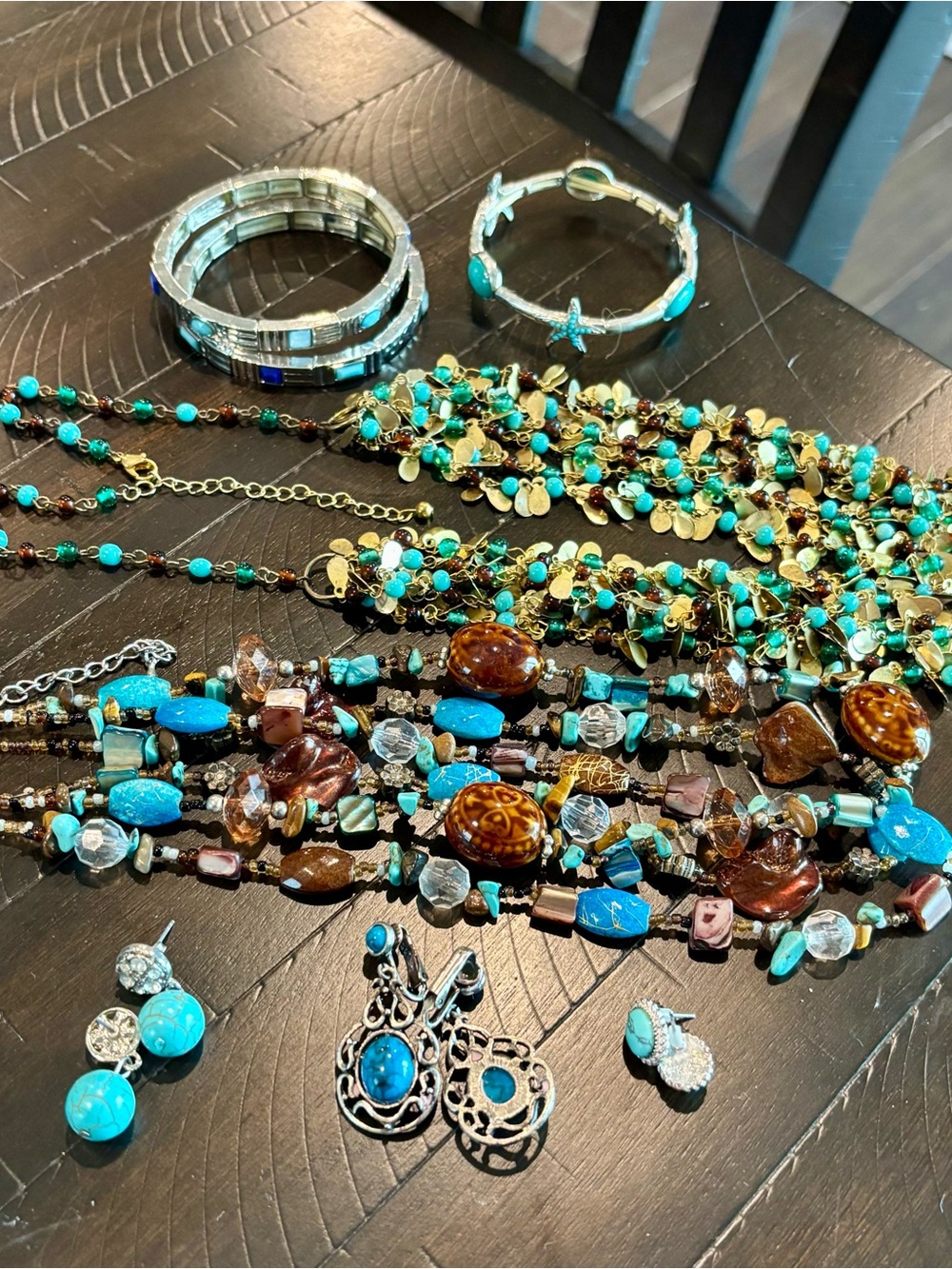 Lot of Women's Fashion Jewelry Turquoise & Beaded Necklaces Bracelets Earrings